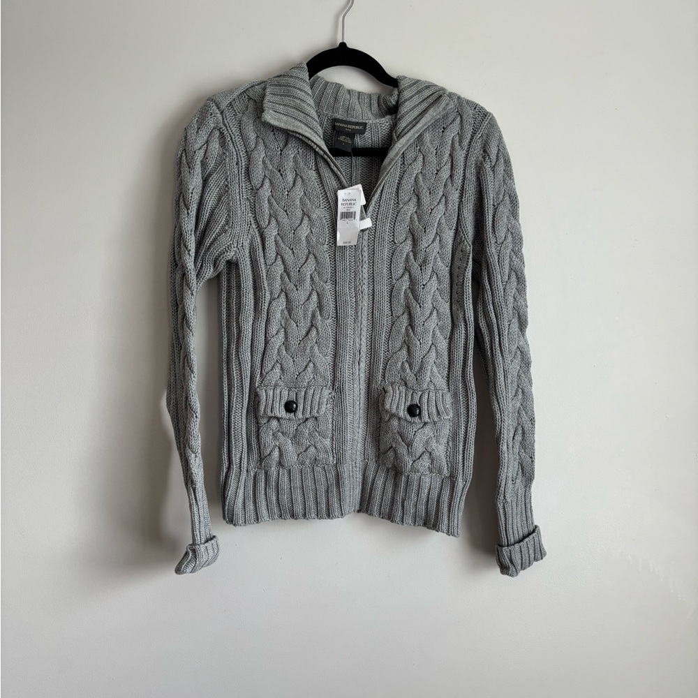 NWT- Women’s Banana Republic Gray Sweater- size Large